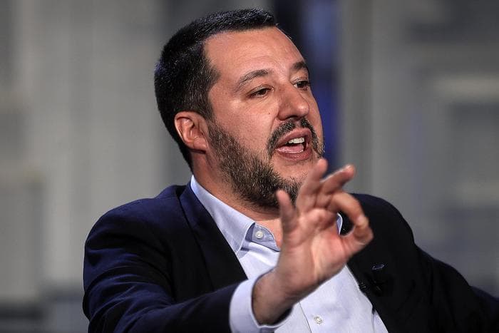 Salvini, pro rihapjes së shtëpive publike