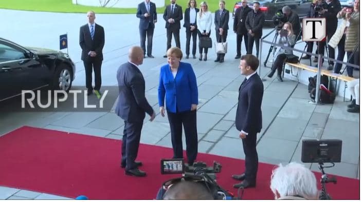 Samiti i Berlinit/ Prapaskenat Macron-Haradinaj (VIDEO)
