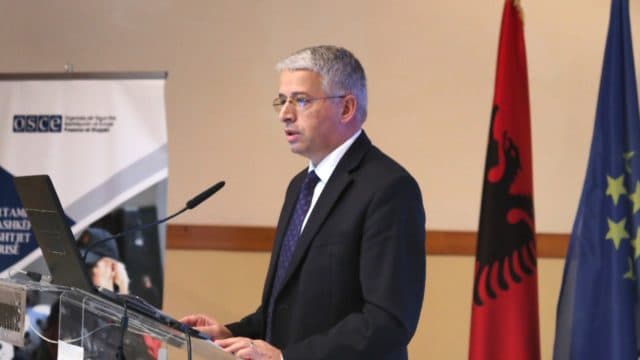 Lleshaj viziton policët e dëmtuar në protestë: Shkelësit e ligjit ngritën dorën ndaj policisë