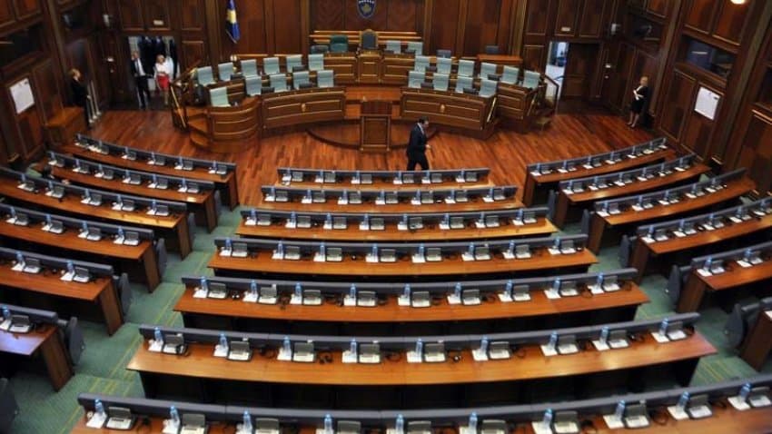 VV dhe LDK ende pa marrëveshje/ Nesër seanca konstituive e Kuvendit