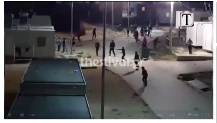Selanik, refugjatët përleshen trup më trup (VIDEO)                                 