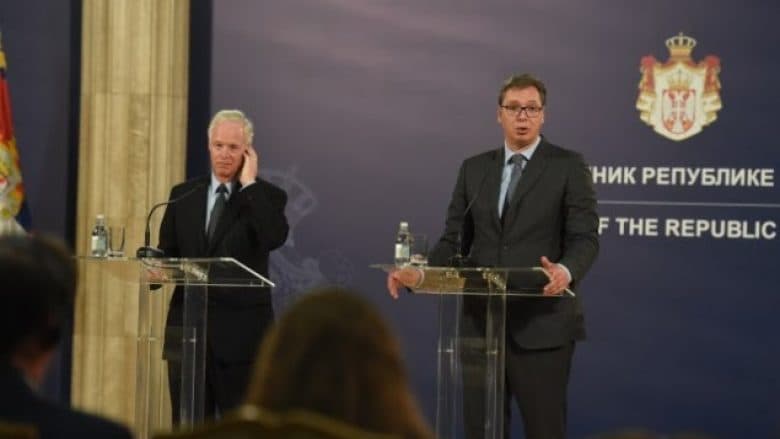 Johnson: Nuk imponojmë zgjidhje për Kosovën. Vuçiç: S’ka marrëveshje pa SHBA, Gjermaninë dhe Rusinë (VIDEO)