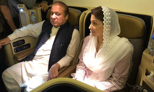 Nawaz Sharif arrestohet pas mbërritjes në Pakistan, ndërsa 132 persona vdisnin nga një sulm vetëvrasës