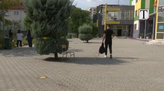 Shkollat rrezikojnë mbylljen në tetor (VIDEO)
