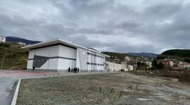 Rikonstruktohen godinat e Arkivit Shtetëror në Shkozë (VIDEO)
