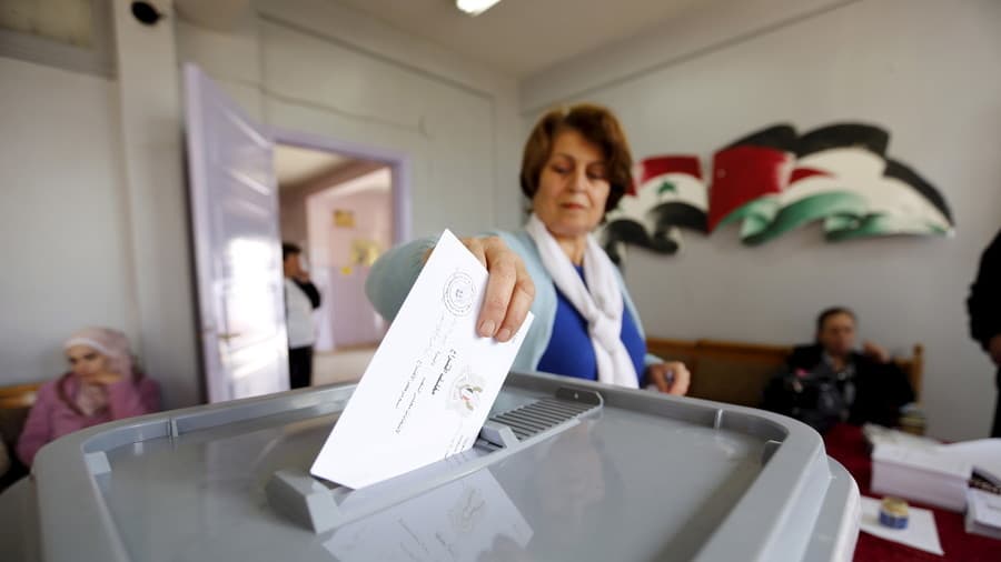 Sirianët votojnë për herë të parë që pas nisjes së luftës