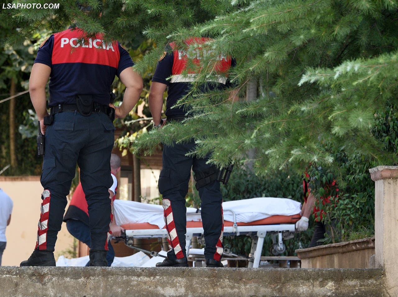 Shembja e skelës që la dy viktima/ Policia arreston dy persona, një tjetër në kërkim