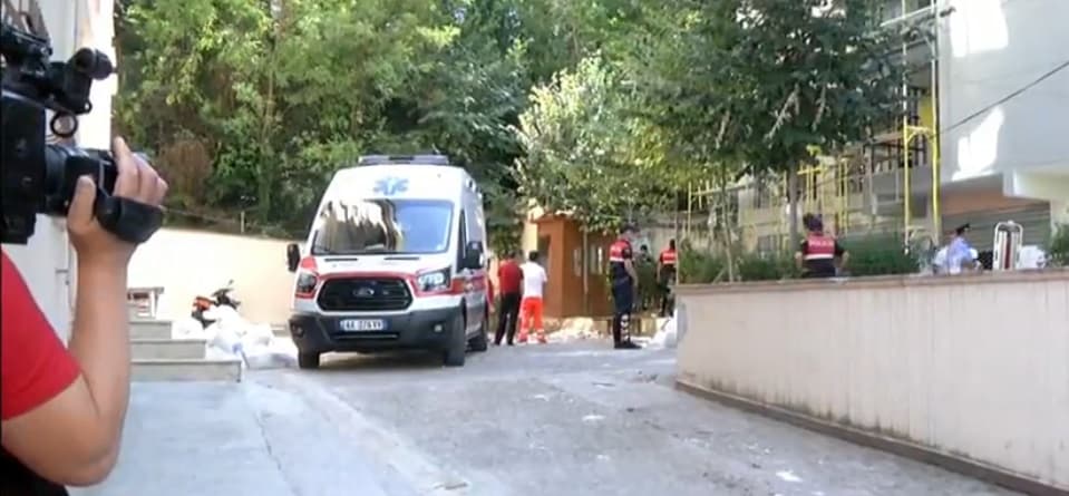 Ranë nga skela në Tiranë, humbin jetën dy punëtorë (FOTO/ VIDEO)