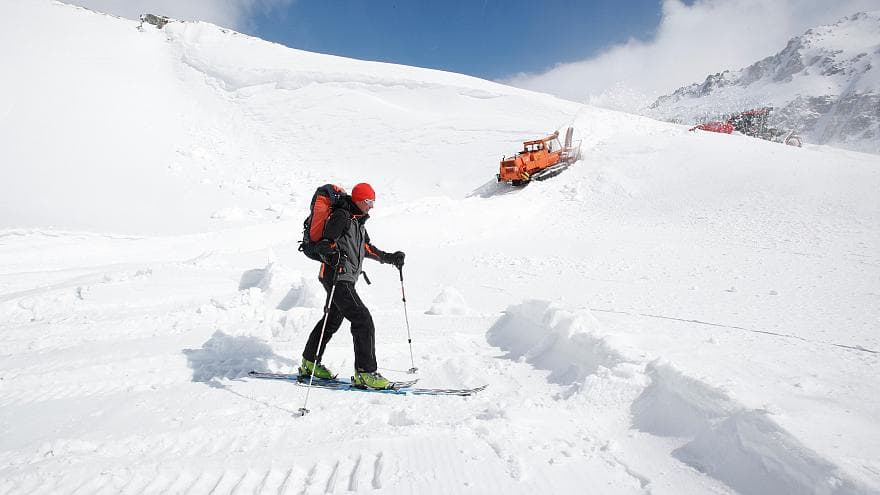 Shakatë e motit: Për ski apo për plazh?