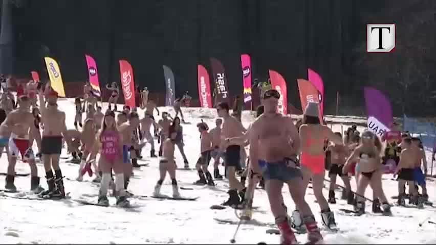 Rusi, ski me bikini për një ‘guinness’ të ri (VIDEO)