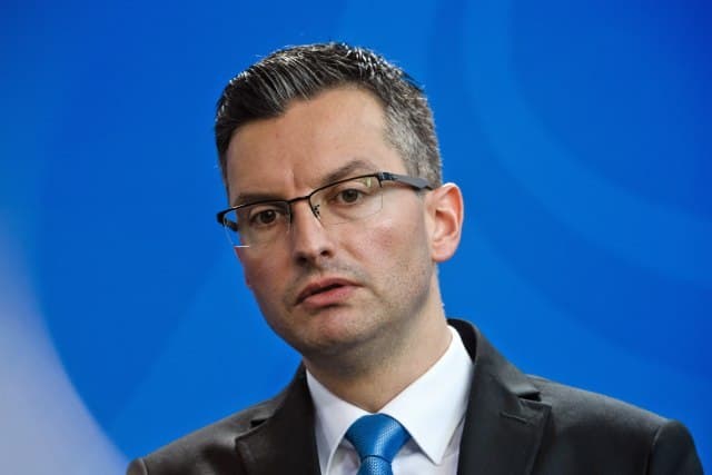 Kryeministri slloven jep dorëheqjen (VIDEO)