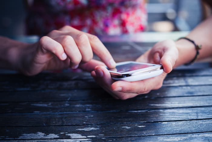 Viruset që hyjnë në smartfonët tuaj përmes “derës” së pornos