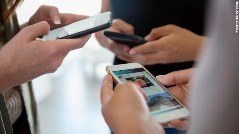 Studimi: Përdorimi i mediave sociale mund të dëmtojë shëndetin mendor të adoleshentëve
