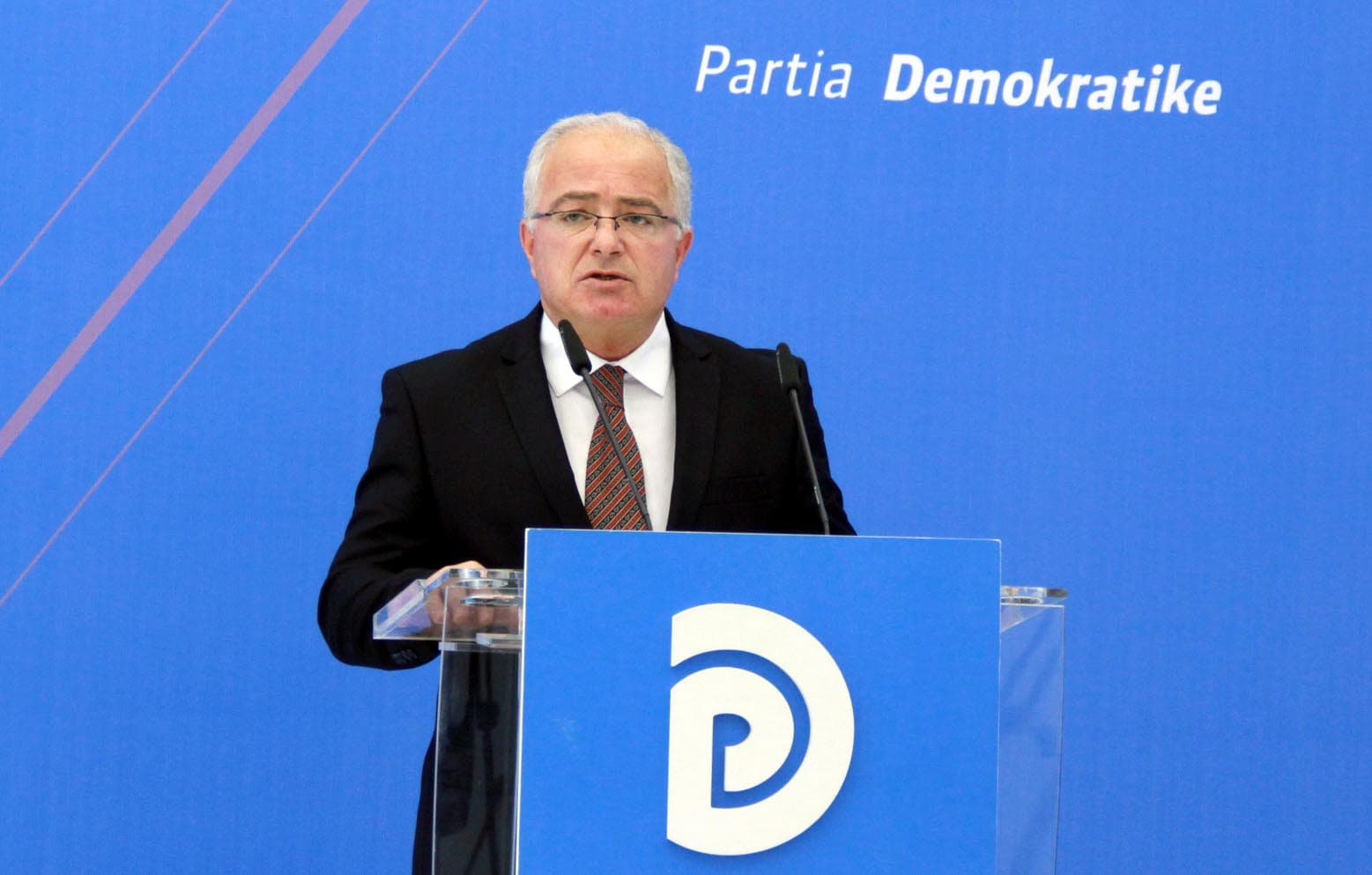 Shorti për KED/ Spaho: Ruçi po shkel Kushtetutën