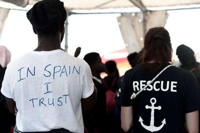 Spanja parakalon Italinë, bëhet destinacioni kryesor për kalimet e emigrantëve në Evropë