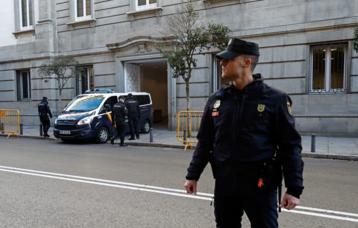 Spanjollët arrestojnë liderin e katalanasve, por … nuk është ai