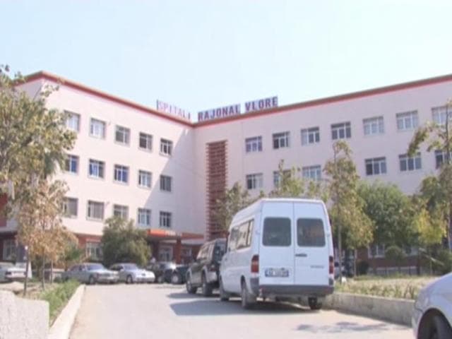       Tentoi të varej në shtëpinë e tij/ 80-vjeçari nga Vlora vdes në spital
