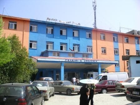Vrasja që u skedua si “vdekje natyrale”, në pranga burri i viktimës dhe mjeku i urgjencës