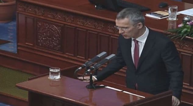 Stoltenberg para deputetëve në Maqedoni: Zgjidhni problemet me fqinjët, NATO ju mirëpret