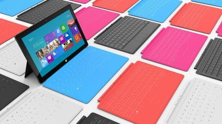 Microsoft ndryshon strategjinë, mbyll dyqanet
