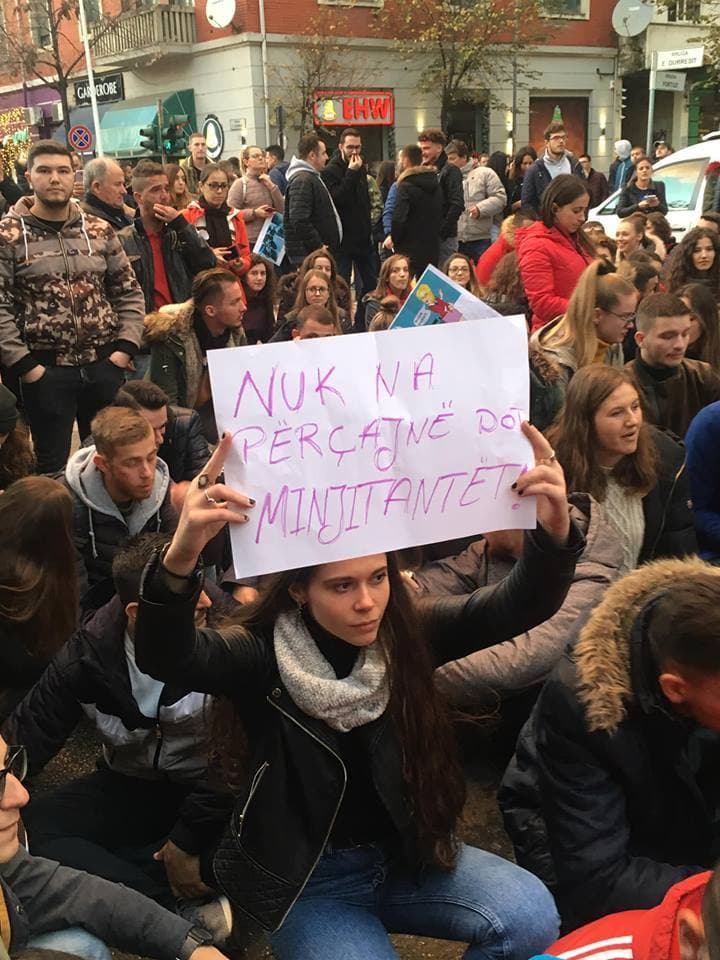 Protesta e studentëve shoqërohet me incidente: Po tentojnë të na përçajnë (VIDEO)