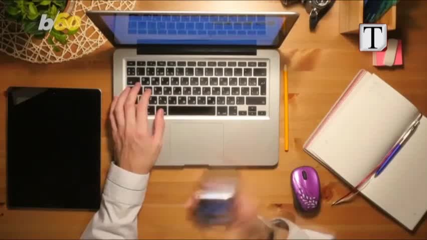 Studimi, e-mail-et në udhëtim duhen llogaritur si punë (VIDEO)