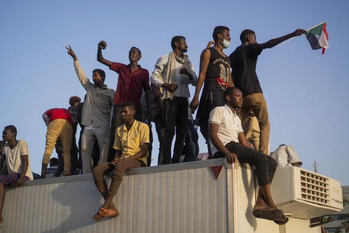 Grusht shteti në Sudan, presidenti largohet pas 30 vitesh në pushtet