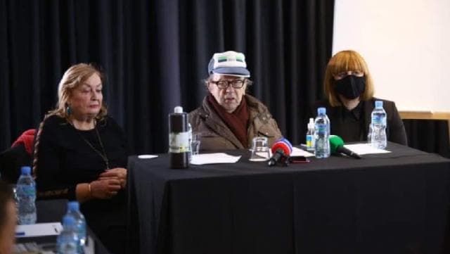 Si u përzgjodhën mediat në takim me Ismail Kadarenë?