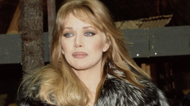  Tanya Roberts, ish-Bond Girl në krah të Roger Moore, nuk ka vdekur