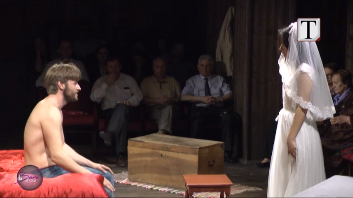 da'Sara /Në premierën e shfaqjes teatrale "Kënaqësit e Tradhëtisë" (VIDEO) 