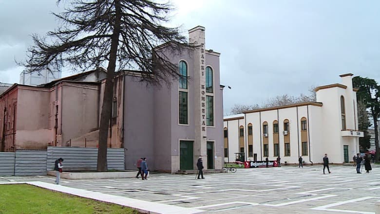 Teatri Kombëtar, vijon pa zgjidhje lufta për godinën (VIDEO)