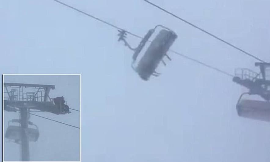 Shkojnë për ski, por kalojnë momente tmerri në teleferik (VIDEO)