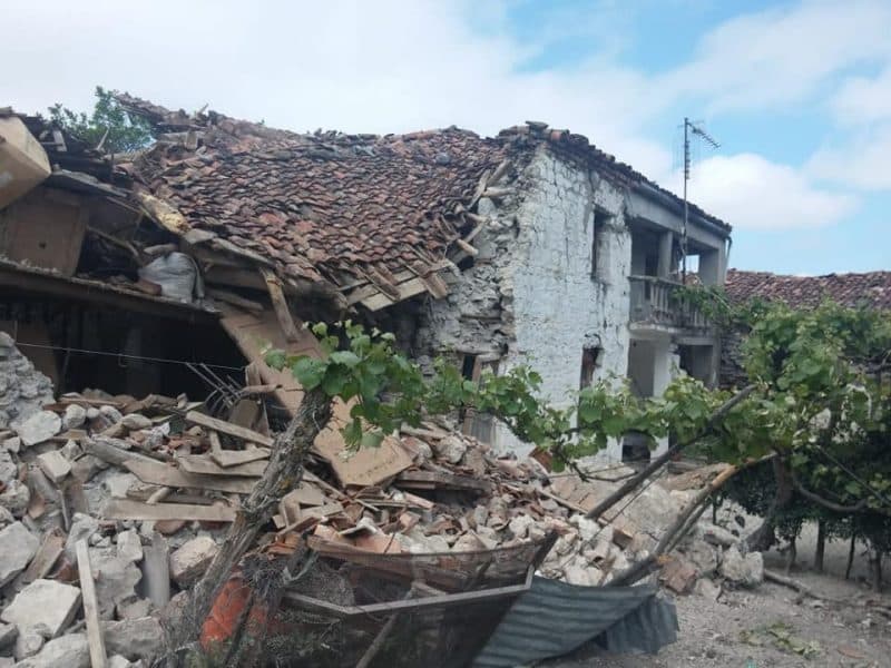 Tërmeti në Korçë/ Prefektura bën bilancin: 60 shtëpi të dëmtuara (VIDEO)
