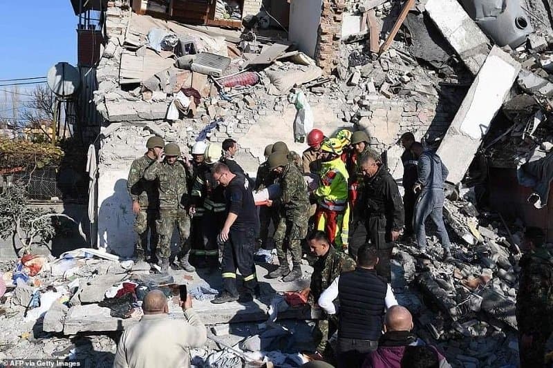 Shkon në 50 numri i viktimave, përfundojnë operacionet e kërkim-shpëtimit