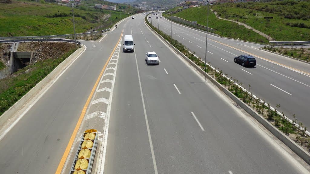 Aksidentet në Tiranë-Elbasan, Veliu: Rrethrrotullimi u ndërtua gabim (VIDEO)