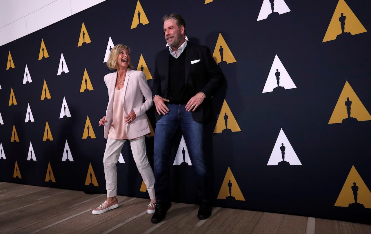 Veshja e filmit “Grease” shitet për 405 700 dollarë