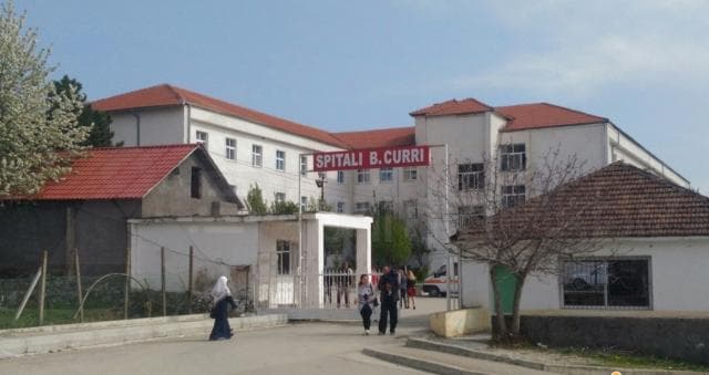 Punëtori vdes aksidentalisht në punë, arrestohet pronari i biznesit të inerteve në Tropojë
