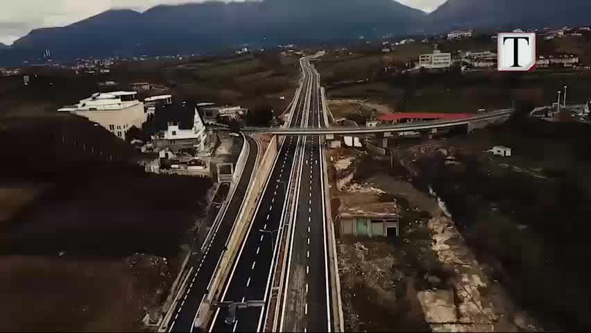 Hapet një aks i Unazës së Madhe të Tiranës (VIDEO) 