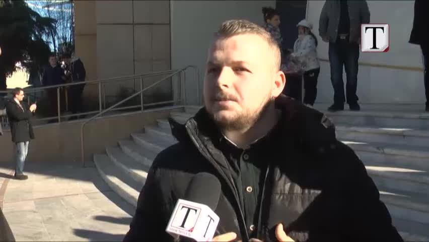 Urimet e besimtarëve për Krishtëlindjet (VIDEO)