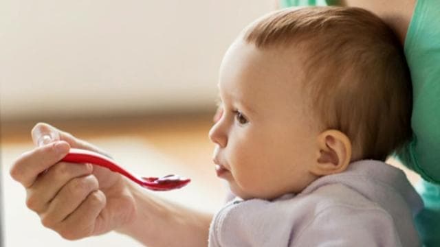 Raporti/ Zbulohen nivele të larta të metaleve të rënda toksike në disa ushqime për fëmijë