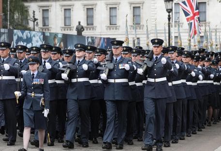 Britania e Madhe: Alarm për racizëm në forcat e armatosura