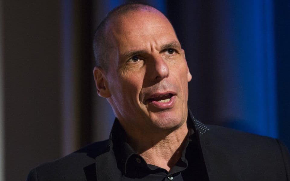 “Ferri” i Bexit-it, Varoufakis i përgjigjet Brukselit