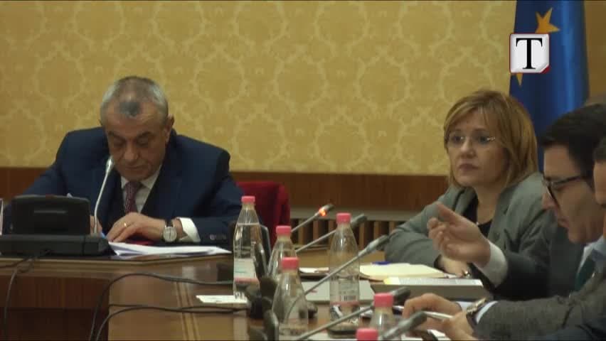 PS dhe PD, pyetje ekspertëve a duhet ndryshuar Kushtetuta (VIDEO)