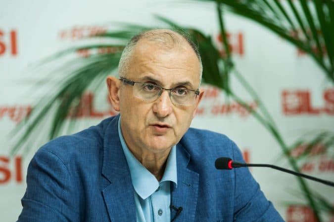 Vasili denoncon: Rama merr të drejtën e blerjes së arit në Shqipëri (VIDEO)