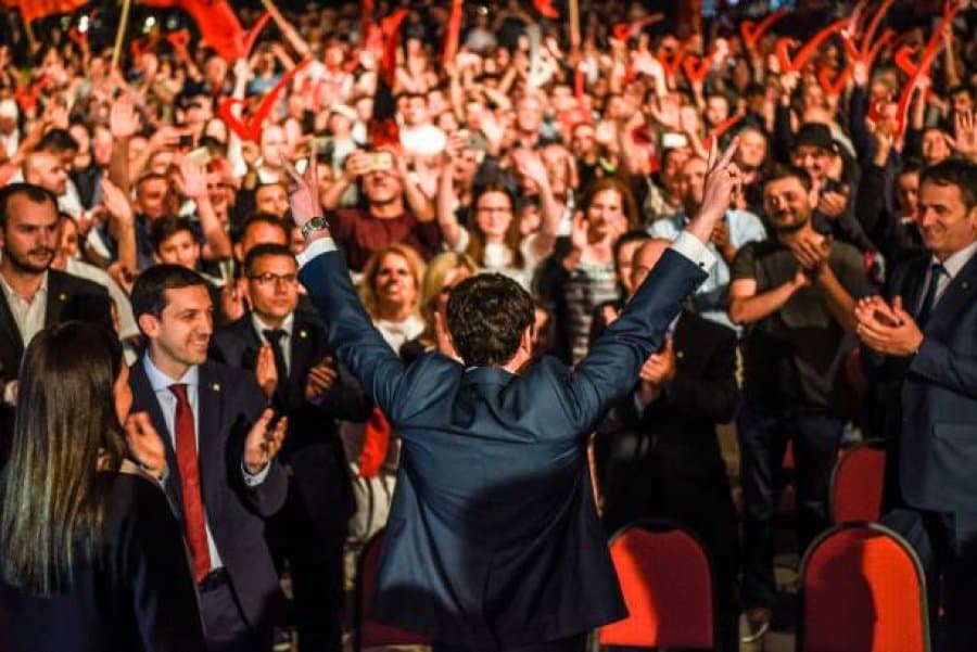 Debatet brenda partisë/ A po shkohet drejt përçarjes së pariparueshme të Vetëvendosjes?