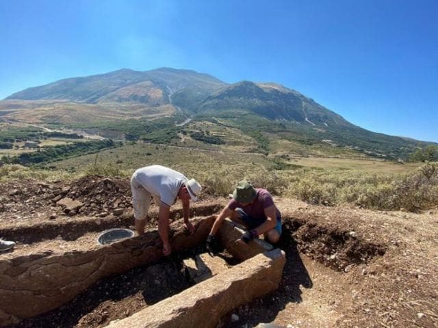 Gërmime arkeologjike në Amantia/ Zbulohet varri me arkitekturë monumentale