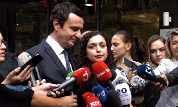  VV dhe LDK diskutojnë për formatin e qeverisë: Do të jenë vetëm 12 ministri  