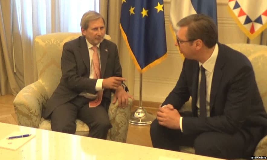 Kosova, Hahn: Çështja më e rëndësishme për Serbinë. Vuçiç: Serbia nuk është në pozitë të lehtë 