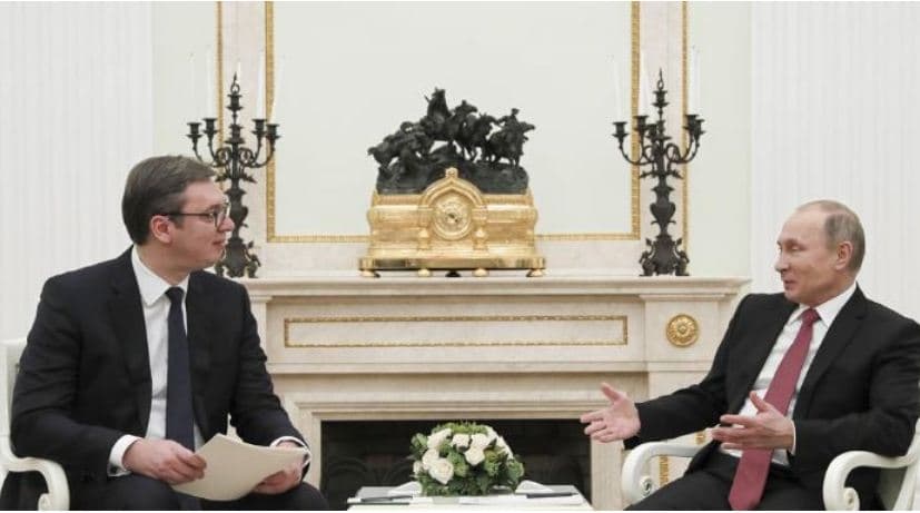 Putin takon Vuçiç në Moskë: Mbështesim çdo zgjidhje që arrijnë Beogradi dhe Prishtina