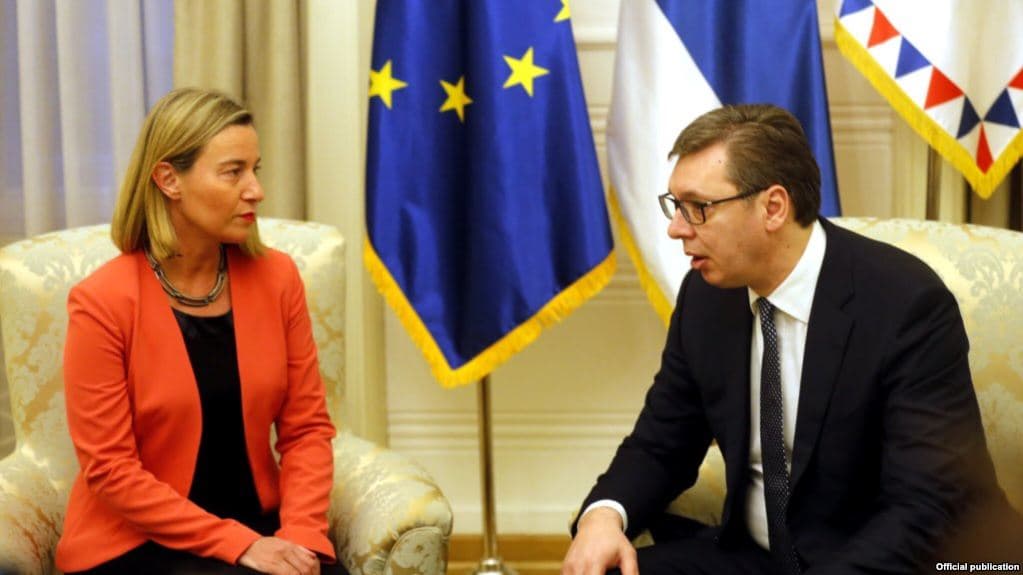 Mogherini në Beograd: Çfarë ndodhi dje nuk duhet të përsëritet më